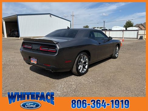 Used 2022 Dodge Challenger SXT w/ Plus Package image 6