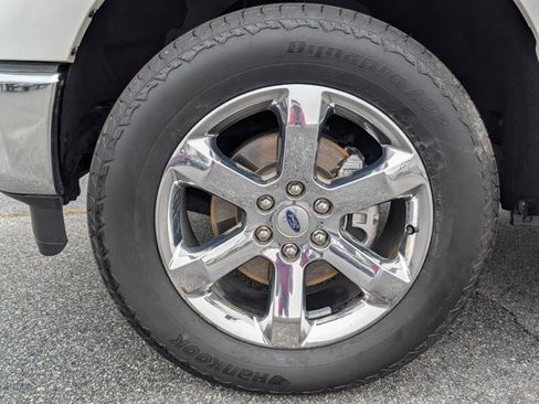 Used 2023 Ford F150 Lariat w/ Trailer Tow Package image 13