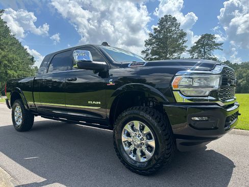 Used 2023 RAM 2500 Limited image 3