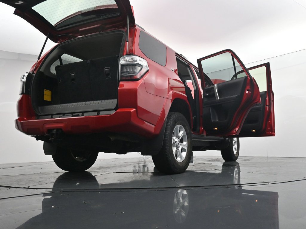 Used 2024 Toyota 4Runner SR5 AWD/4WD image 43