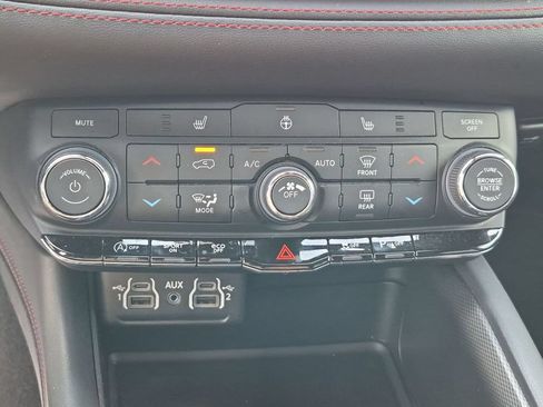 Used 2025 Dodge Durango GT RWD image 26