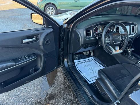 Used 2016 Dodge Charger SRT w/ Technology Group image 13