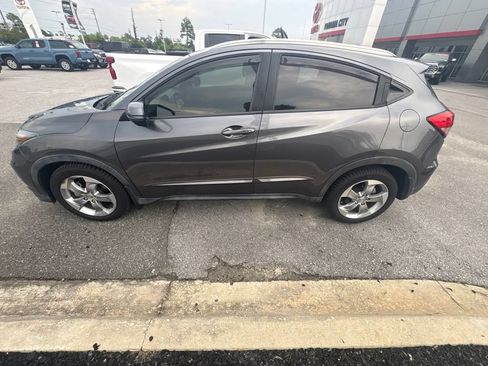 Used 2017 Honda HR-V EX-L image 12
