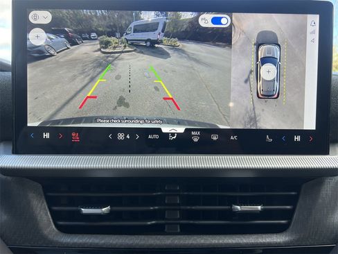 New 2026 Ford Explorer Platinum image 4