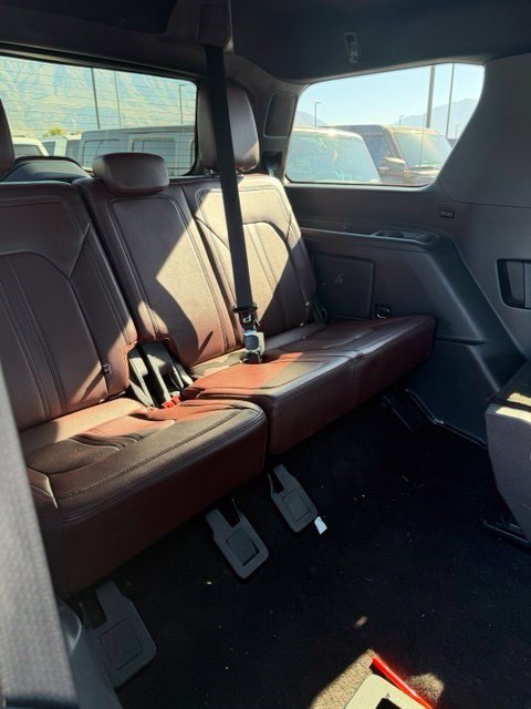 Used 2022 Ford Expedition Limited AWD/4WD image 17