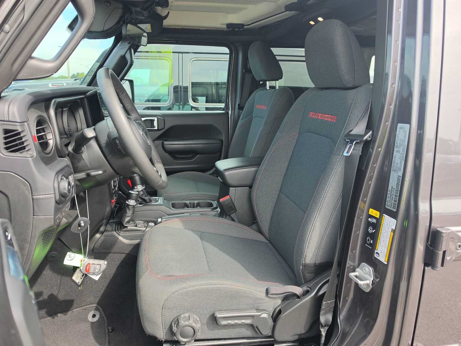 Used 2025 Jeep Wrangler Unlimited Rubicon w/ Convenience Group AWD/4WD image 13
