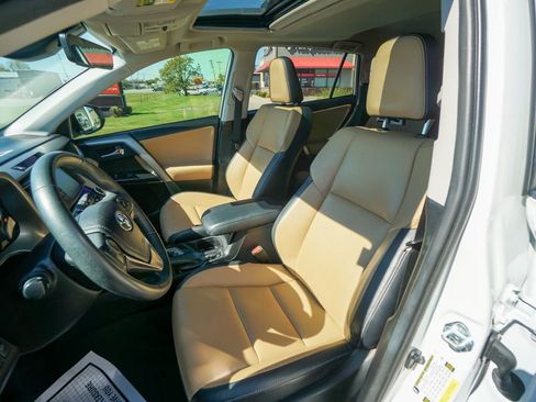 Used 2017 Toyota RAV4 Limited image 15