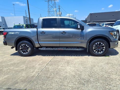 Used 2023 Nissan Titan PRO-4X w/ Pro-4x Convenience Package AWD/4WD image 27