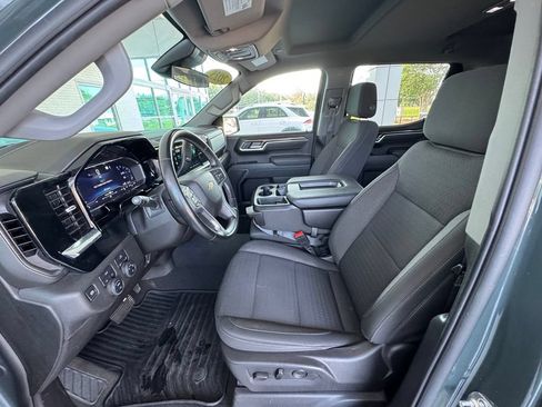 Used 2025 Chevrolet Silverado 1500 LT AWD/4WD image 12