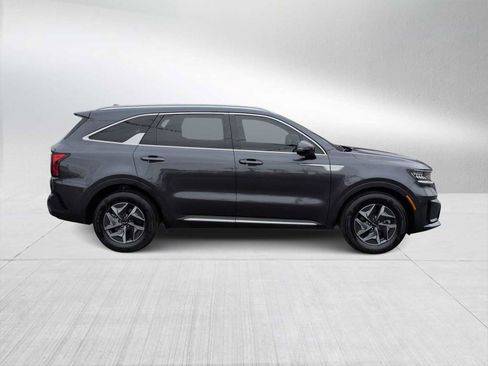Used 2023 Kia Sorento EX w/ Panoramic Sunroof Package image 9