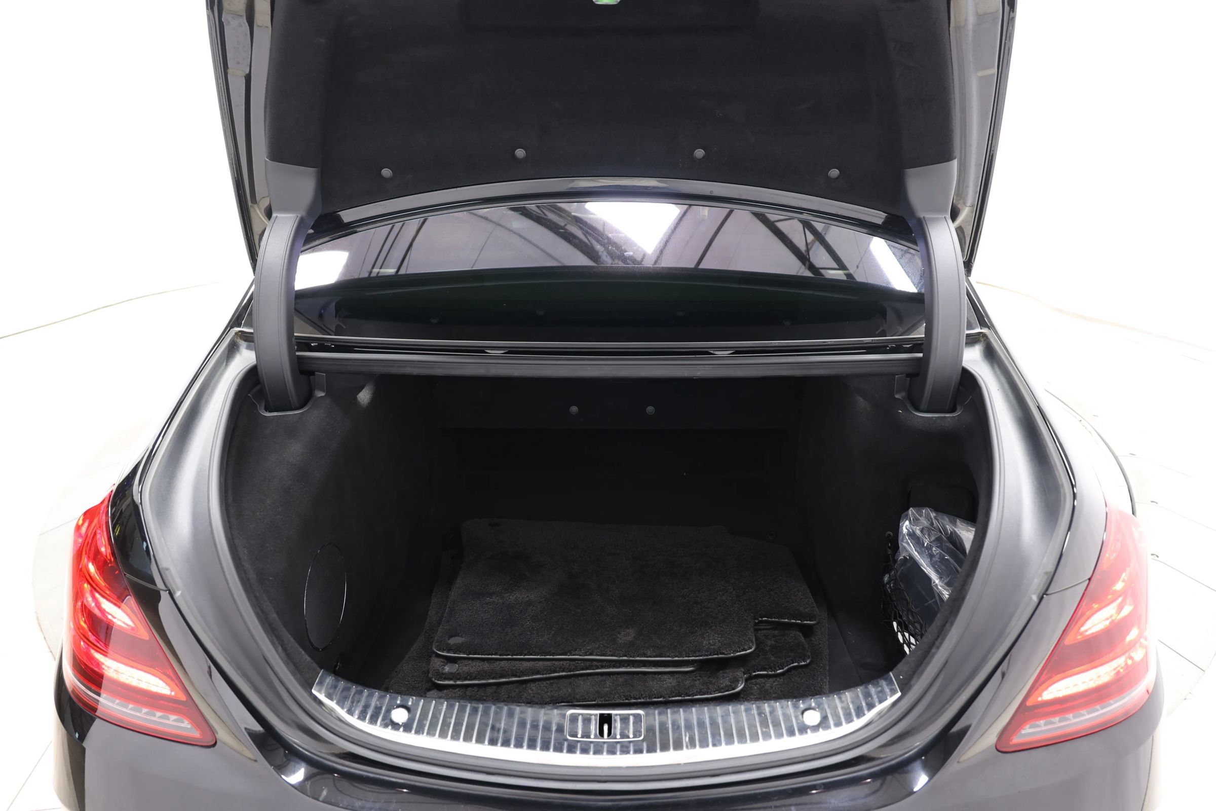Used 2019 Mercedes-Benz Maybach S 560 4MATIC image 84