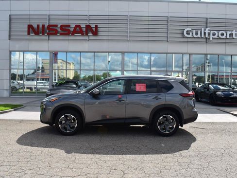 Used 2026 Nissan Rogue SV FWD image 3