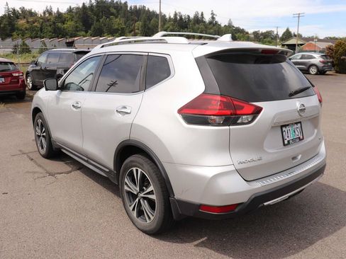 Used 2018 Nissan Rogue SL w/ Premium Package AWD/4WD image 7