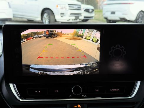 Used 2023 Nissan Altima 2.5 SR w/ SR Premium Package image 45