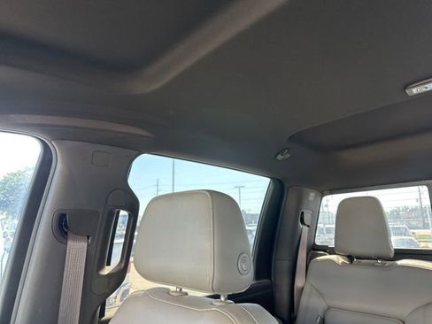 Used 2020 GMC Sierra 2500 SLT w/ Technology Package AWD/4WD image 5