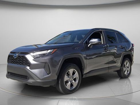 Used 2024 Toyota RAV4 XLE AWD/4WD image 9