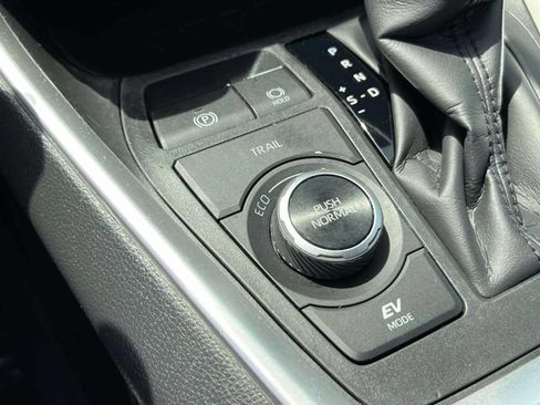 Used 2025 Toyota RAV4 XLE w/ Convenience Package AWD/4WD image 33