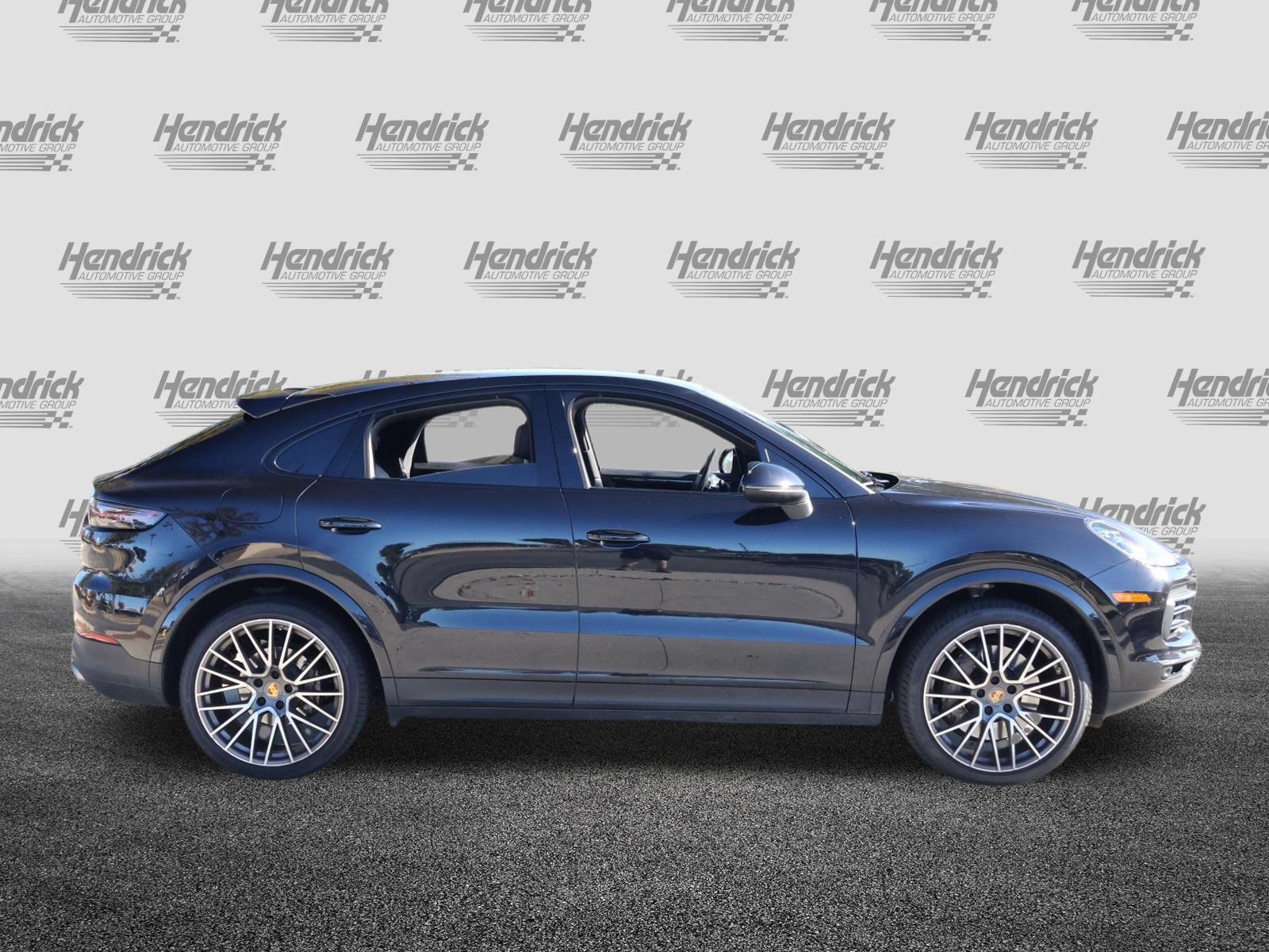 Used 2022 Porsche Cayenne S AWD/4WD image 10