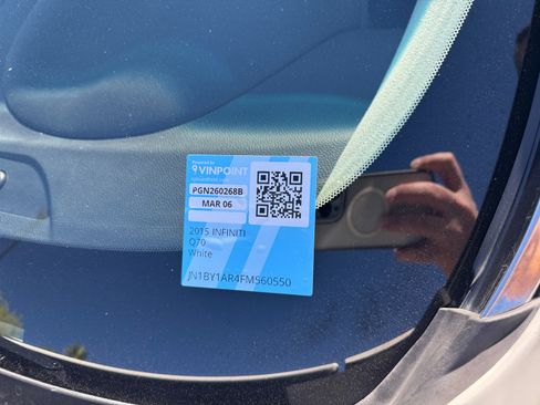 Used 2015 INFINITI Q70 3.7 w/ Deluxe Touring Package image 25