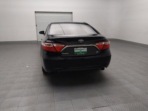 Used 2017 Toyota Camry SE image 6