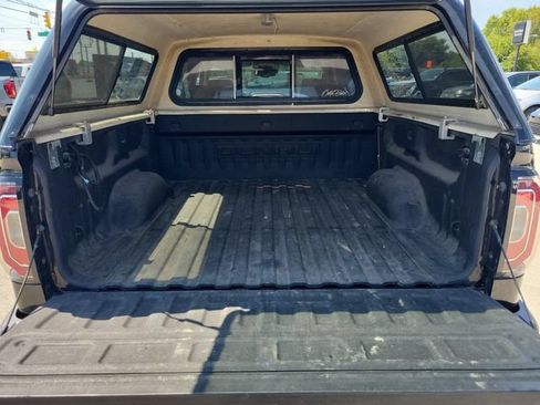 Used 2017 GMC Sierra 1500 Denali w/ Denali Ultimate Package AWD/4WD image 9