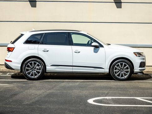 Used 2023 Audi Q7 2.0T Premium Plus w/ Premium Plus Package AWD/4WD image 9