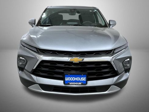 Used 2025 Chevrolet Blazer LT AWD/4WD image 2