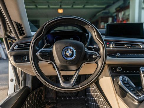 Used 2016 BMW i8 image 18