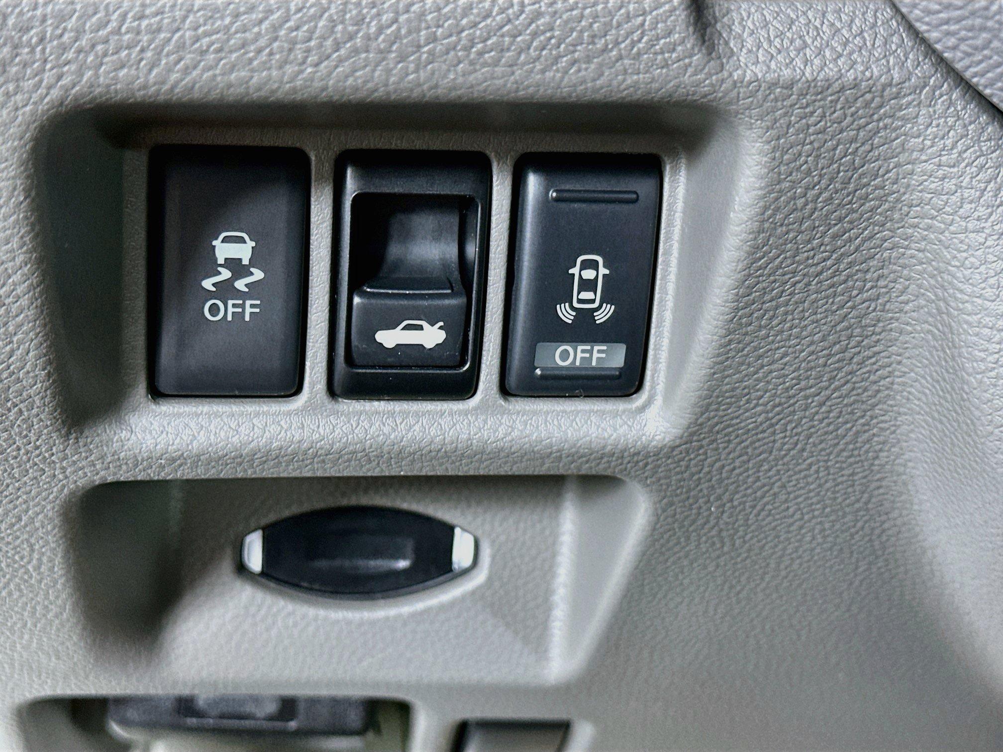 Used 2011 INFINITI G37 Journey w/ Sport Pkg - RWD image 16