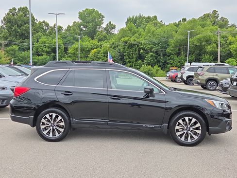 Used 2017 Subaru Outback 2.5i Limited AWD/4WD image 2