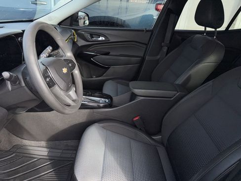 Used 2024 Chevrolet Trax LT image 12