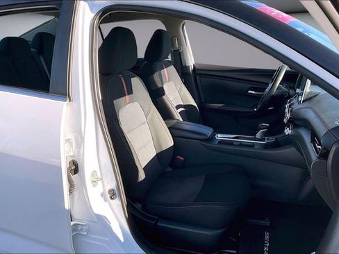 Certified 2025 Nissan Sentra SR image 27