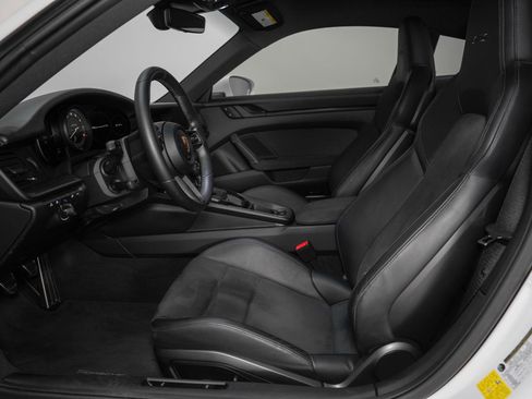 Used 2024 Porsche 911 Carrera GTS image 38