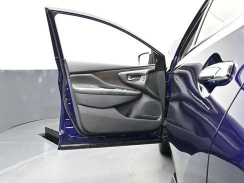 Used 2023 Nissan Murano Platinum image 11