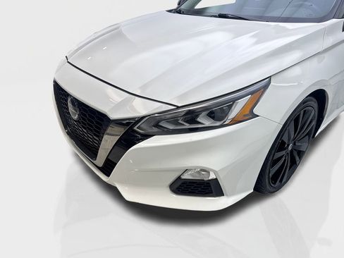 Used 2022 Nissan Altima 2.5 SR FWD image 11