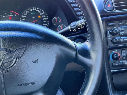 Used 2000 Chevrolet Corvette Coupe w/ Memory Pkg image 19