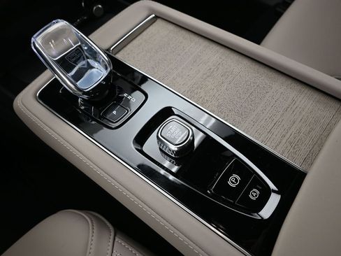 New 2026 Volvo XC90 B6 Plus image 18