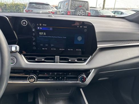 Used 2025 Chevrolet Equinox LT image 18