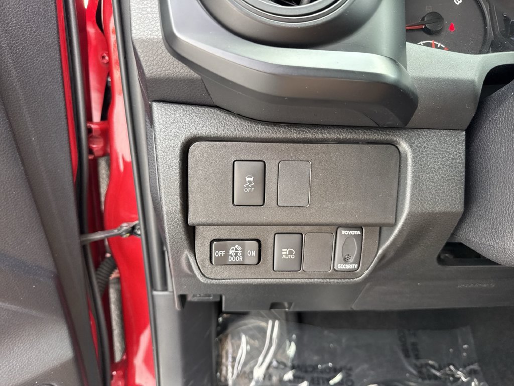 Used 2021 Toyota Tacoma SR AWD/4WD image 55