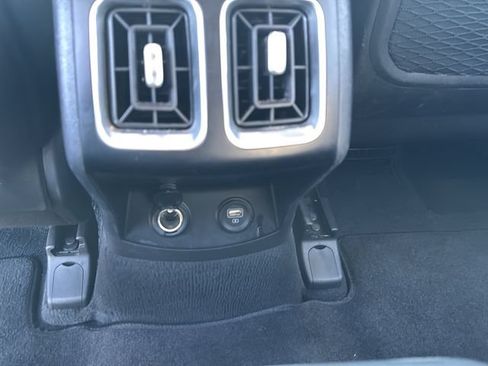 Used 2023 Kia Sorento S w/ Panoramic Sunroof Package FWD image 17
