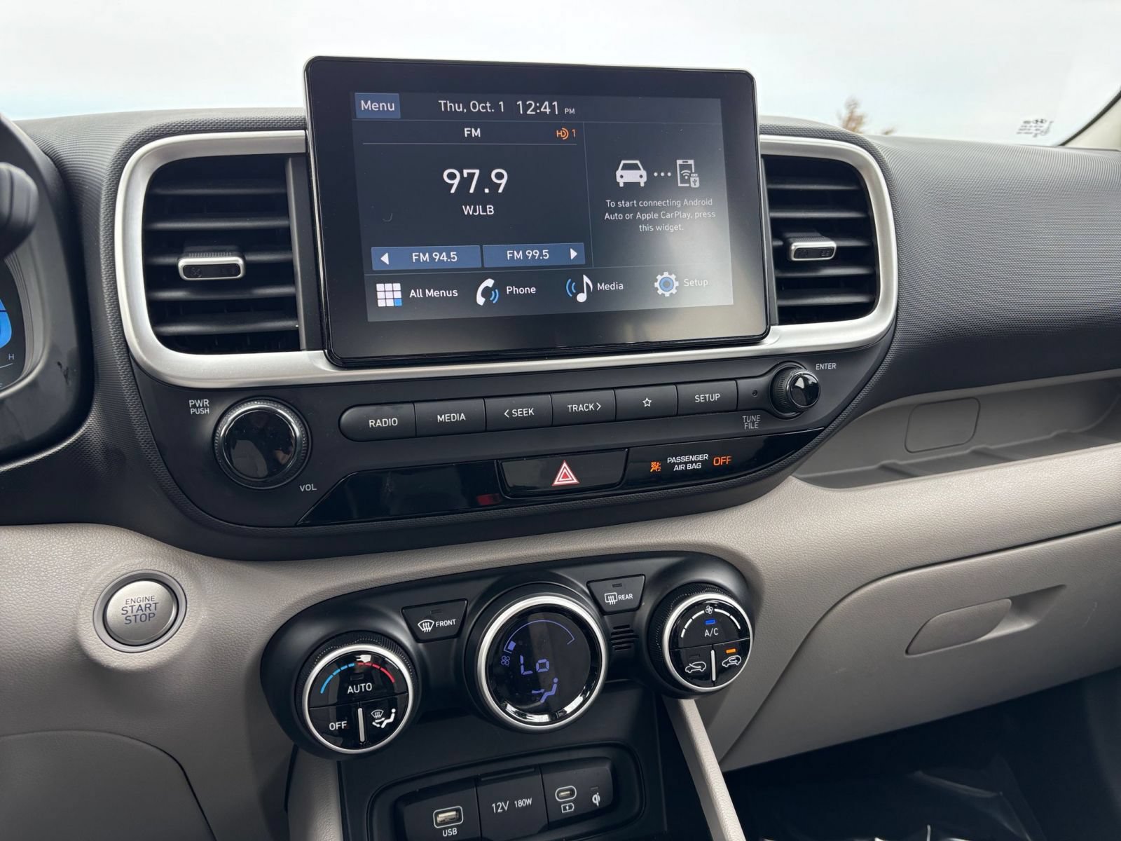 Used 2026 Hyundai Venue SEL FWD image 19