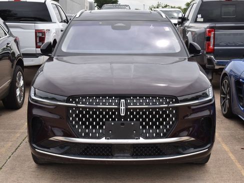 Used 2024 Lincoln Nautilus Reserve w/ Equipment Group 202A image 3