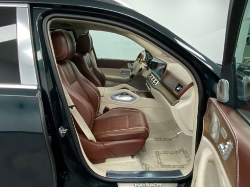 Used 2021 Mercedes-Benz Maybach GLS 600 4MATIC image 24