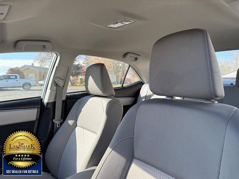 Used 2015 Toyota Corolla LE image 9