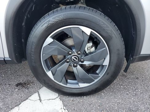 Used 2025 Nissan Rogue SV FWD image 5