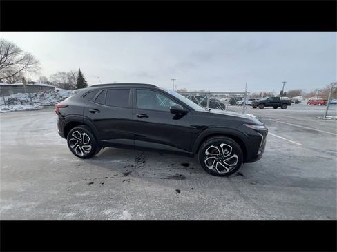 Certified 2024 Chevrolet Trax RS w/ Driver Confidence Package image 9