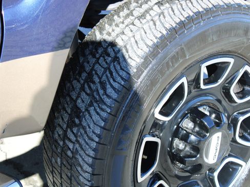 Used 2013 Ford F250 Lariat w/ Lariat Interior Pkg image 31