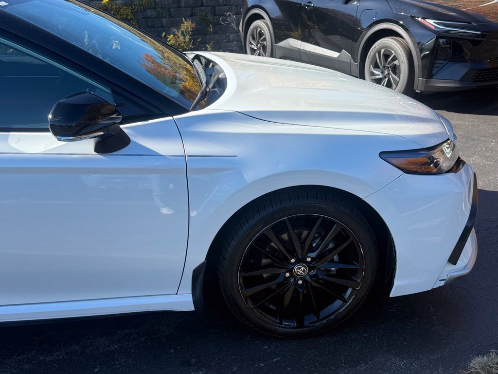 Used 2023 Toyota Camry XSE FWD image 11