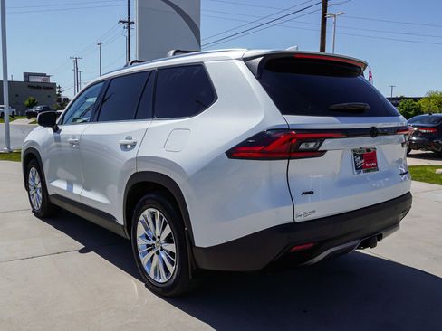 Certified 2025 Toyota Grand Highlander AWD image 6