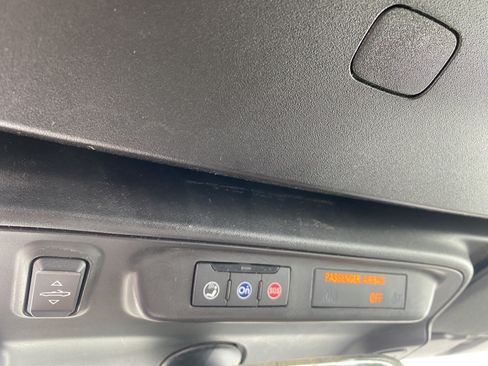 Used 2019 Chevrolet Camaro LT RWD image 13